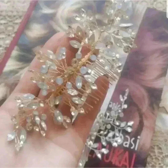 Luxury Bridal Crystal Hair Piece Comb - Picture 3 of 7